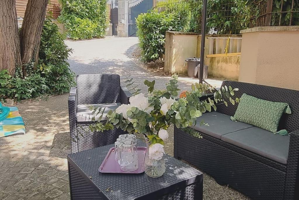 Grand Gite - Le Saint-Chrirtophe Châteauroux Exteriör bild